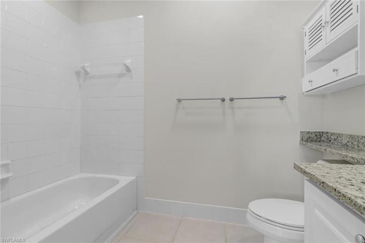 Nice sized tub as well