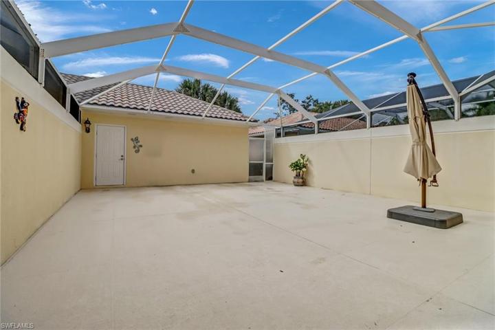 Huge Lanai and PRIVATE