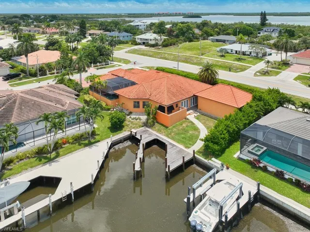 10 Anchor Ct, Marco Island, Florida 34145