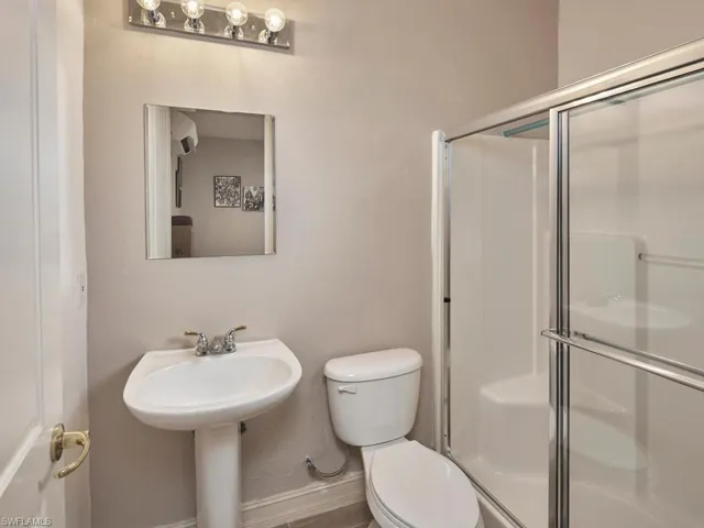 10 Anchor Ct, Marco Island, Florida 34145