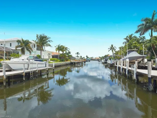 10 Anchor Ct, Marco Island, Florida 34145