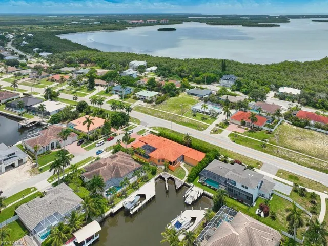 10 Anchor Ct, Marco Island, Florida 34145