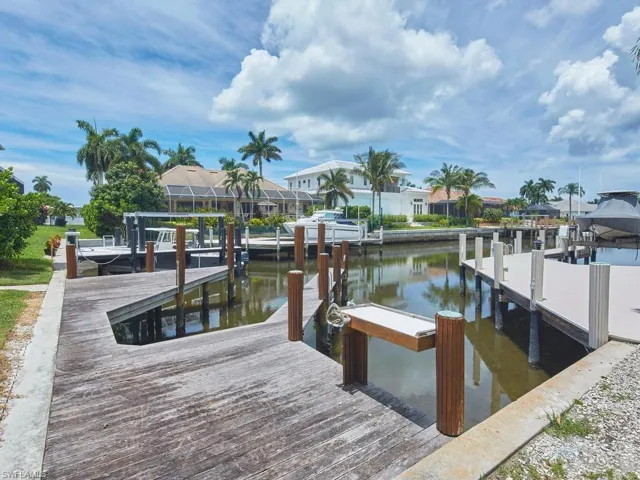 10 Anchor Ct, Marco Island, Florida 34145