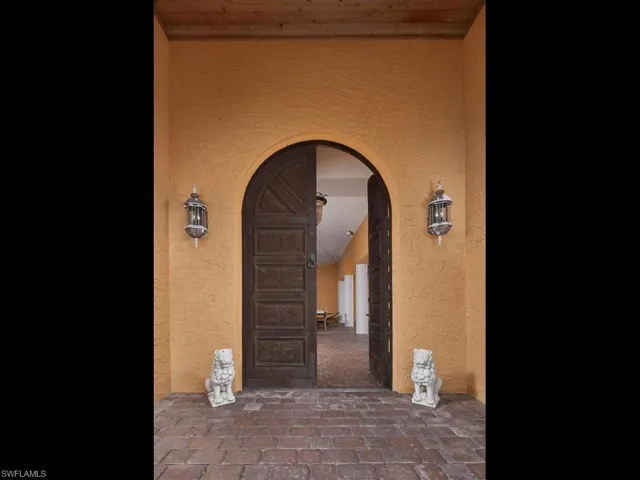 10 Anchor Ct, Marco Island, Florida 34145
