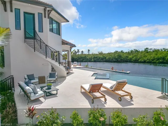 Staircase to second level bonus room