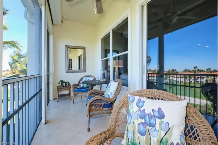 Balcony with ceiling fan