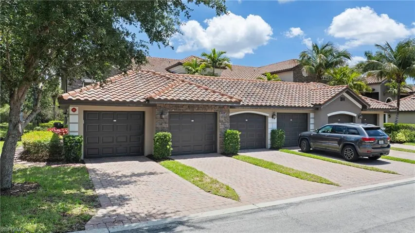 9844  Venezia  CIR, Naples, FL 34113