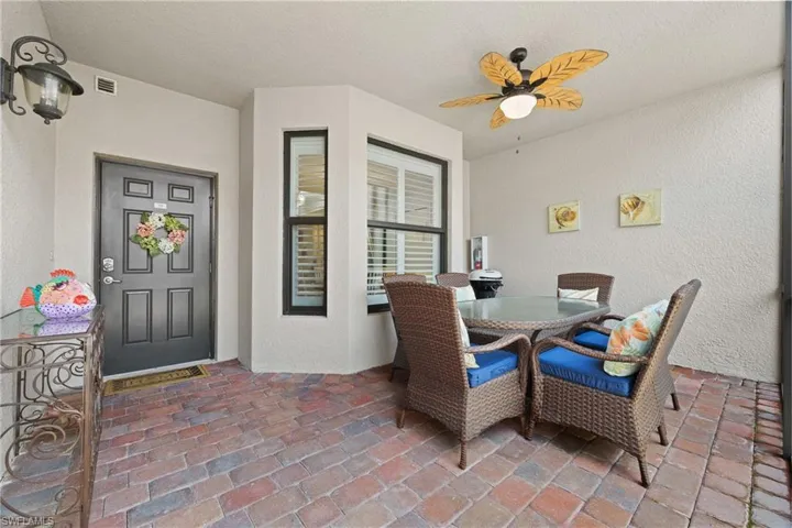 9844  Venezia  CIR, Naples, FL 34113