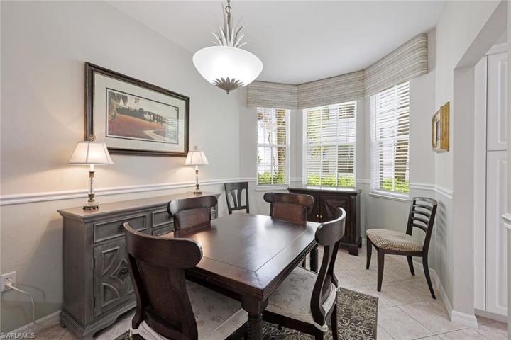 For a more formal evening, there is a separate dining space located between living area and kitchen.