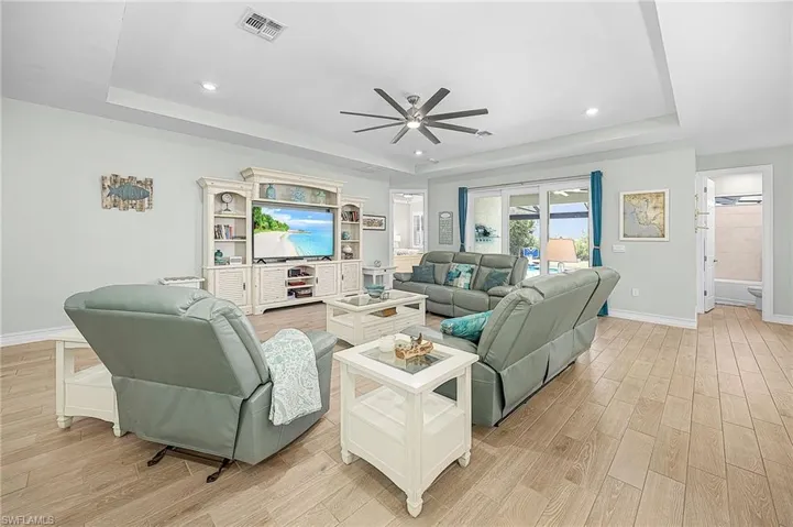 1207 Nw 4th St, Cape Coral, Florida 33993