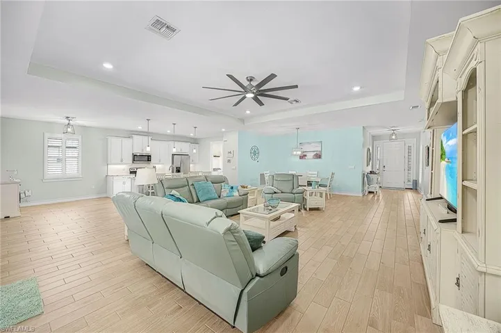 1207 Nw 4th St, Cape Coral, Florida 33993