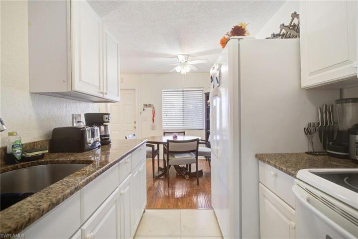 4621  Bayshore  DR, Naples, FL 34112