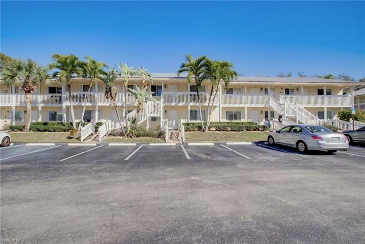 4621  Bayshore  DR, Naples, FL 34112