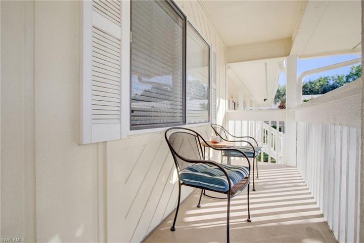 4621  Bayshore  DR, Naples, FL 34112