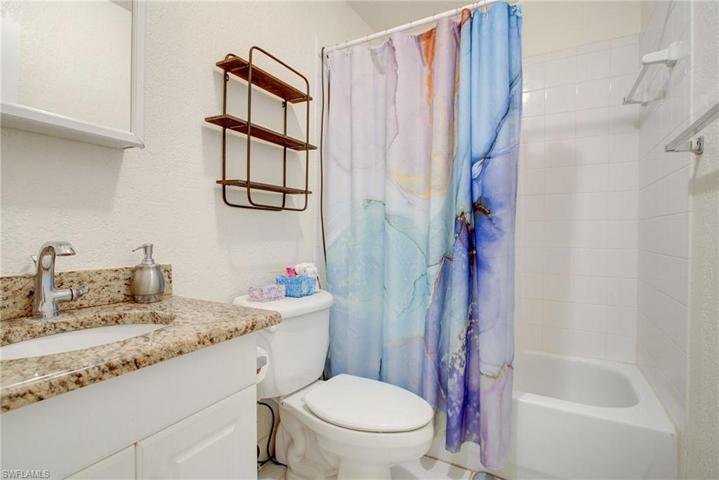 4621  Bayshore  DR, Naples, FL 34112