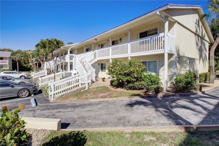 4621  Bayshore  DR, Naples, FL 34112