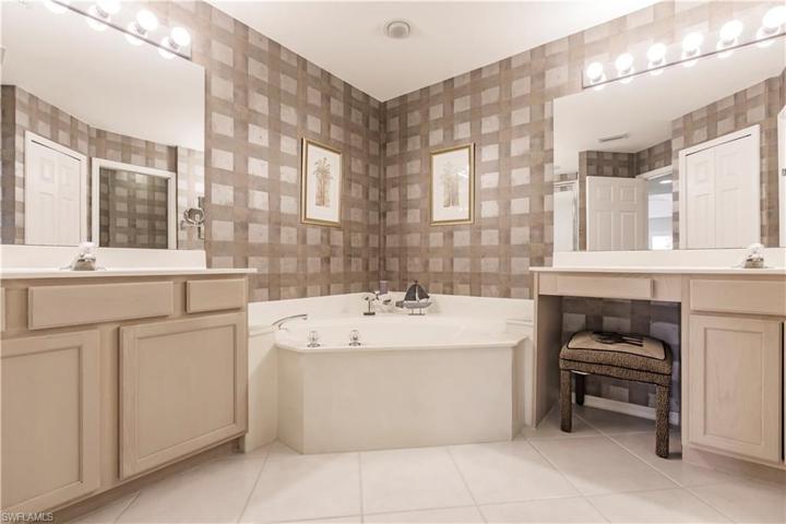 8400  Southbridge  DR, Estero, FL 33967