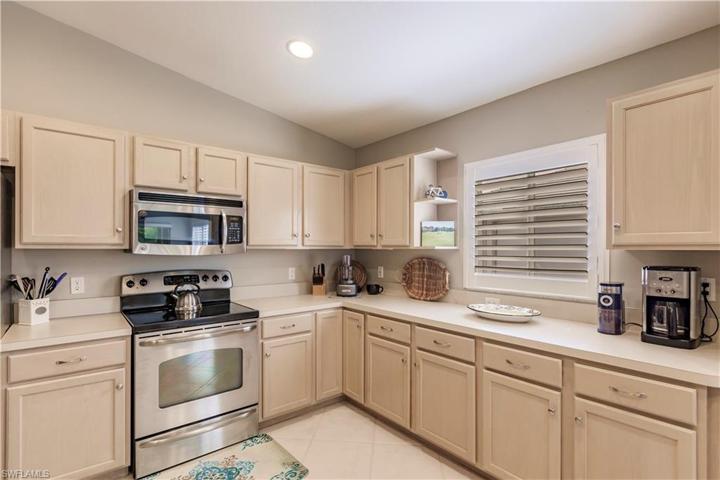 8400  Southbridge  DR, Estero, FL 33967