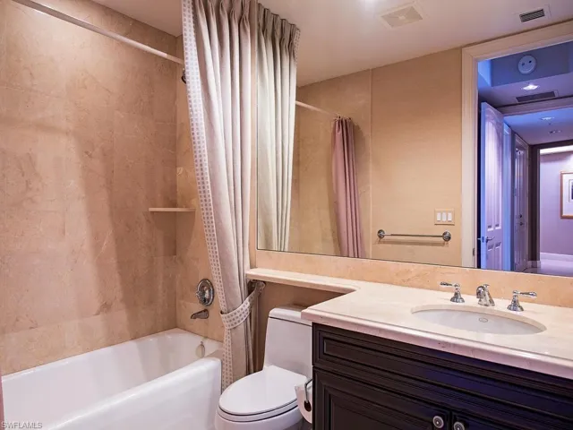 8787 Bay Colony Dr 302, Naples, Florida 34108