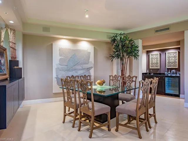 8787 Bay Colony Dr 302, Naples, Florida 34108