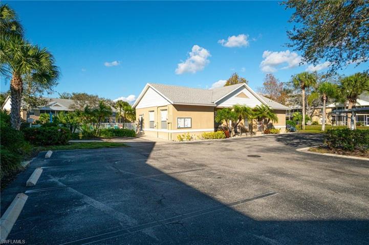 132  Pebble Shores  DR, Naples, FL 34110