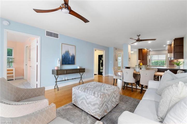 132  Pebble Shores  DR, Naples, FL 34110