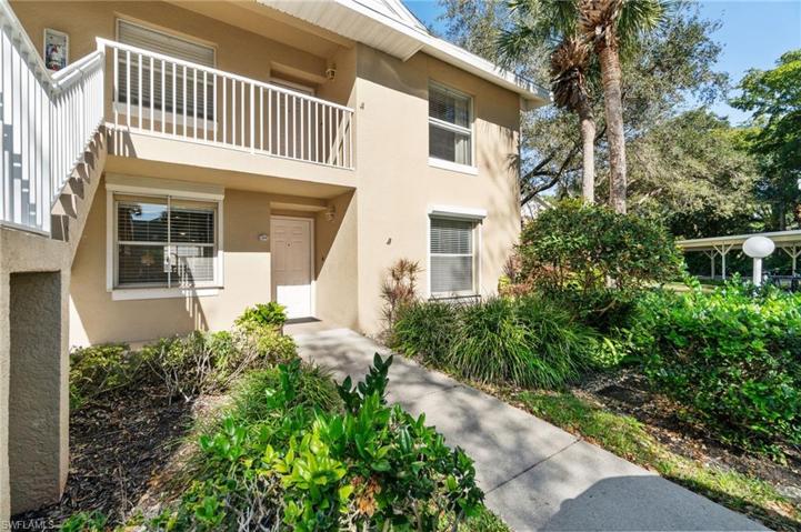132  Pebble Shores  DR, Naples, FL 34110