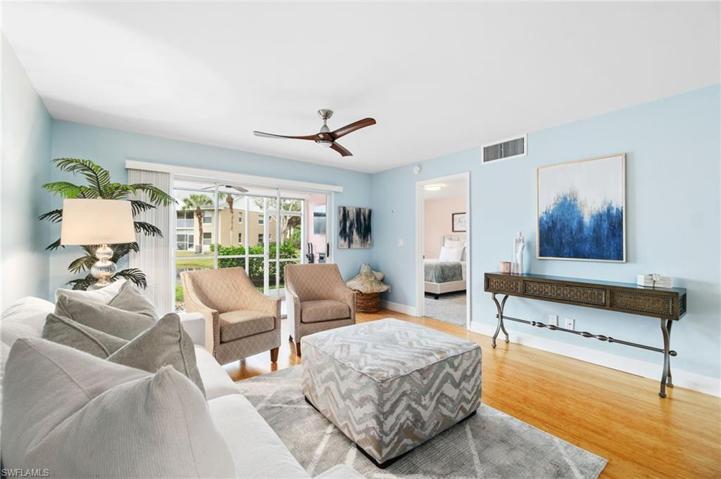 132  Pebble Shores  DR, Naples, FL 34110