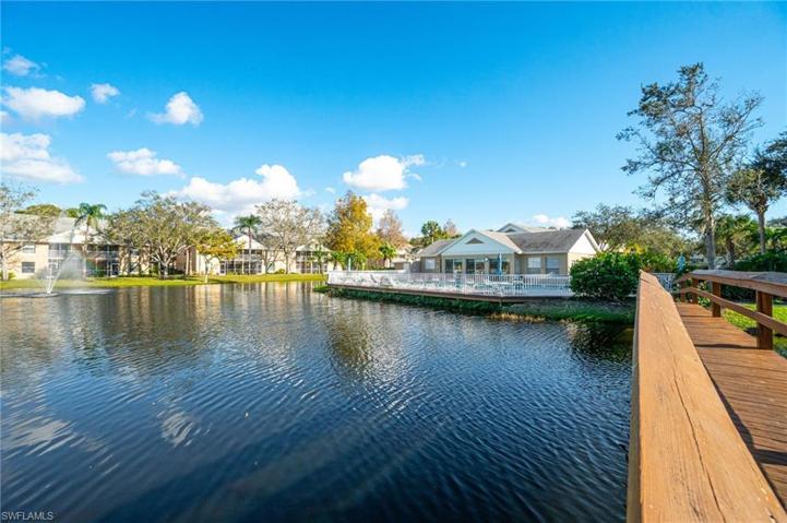 132  Pebble Shores  DR, Naples, FL 34110