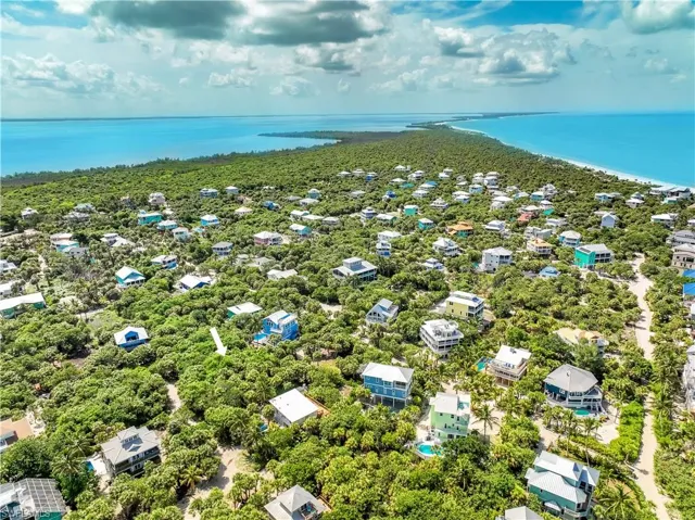 552 Coral Cir, Upper Captiva, Florida 33924