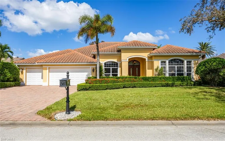 198  Monterey  DR, Naples, FL 34119