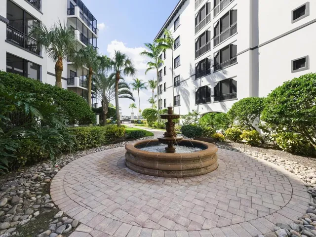 Mirasol Community fountain