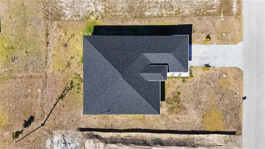 Aerial view of property and surrounding area