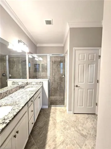 9163 Woodhurst Dr, Naples, Florida 34120
