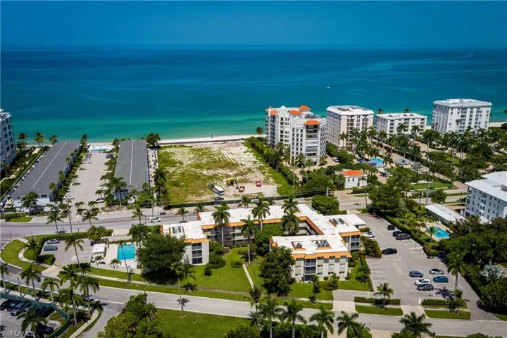 1100 Gulf Shore Blvd N 306, Naples, Florida 34102