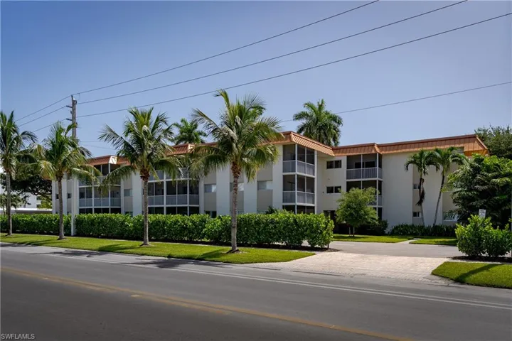 1100 Gulf Shore Blvd N 306, Naples, Florida 34102