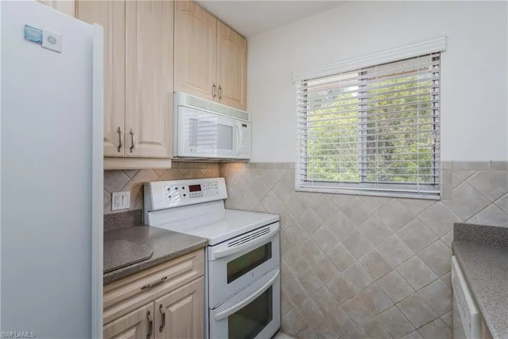 1100 Gulf Shore Blvd N 306, Naples, Florida 34102