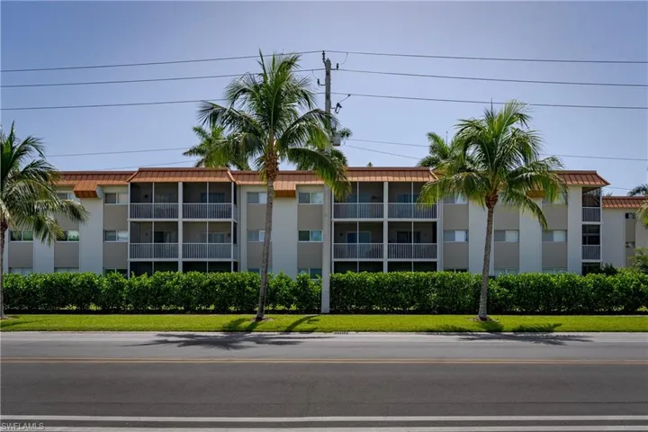 1100 Gulf Shore Blvd N 306, Naples, Florida 34102