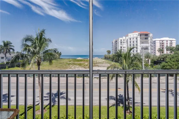 1100 Gulf Shore Blvd N 306, Naples, Florida 34102