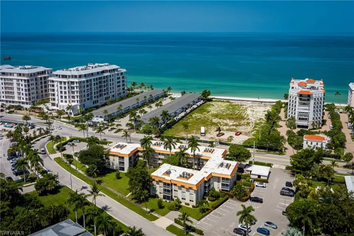 1100 Gulf Shore Blvd N 306, Naples, Florida 34102