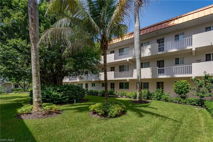 1100 Gulf Shore Blvd N 306, Naples, Florida 34102