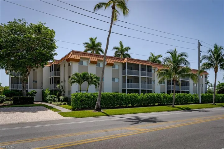 1100 Gulf Shore Blvd N 306, Naples, Florida 34102
