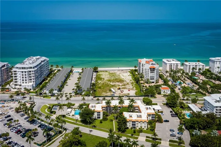 1100 Gulf Shore Blvd N 306, Naples, Florida 34102