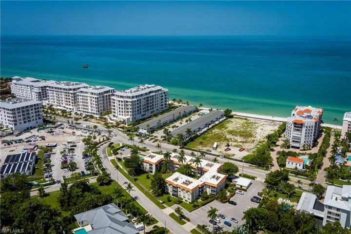 1100 Gulf Shore Blvd N 306, Naples, Florida 34102