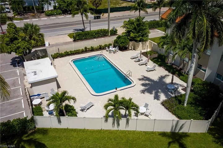 1100 Gulf Shore Blvd N 306, Naples, Florida 34102