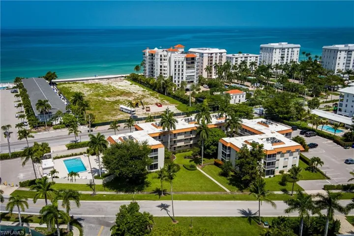 1100 Gulf Shore Blvd N 306, Naples, Florida 34102