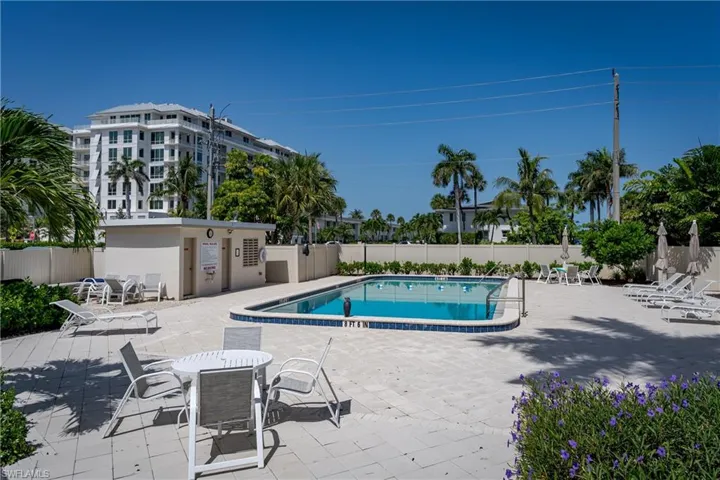 1100 Gulf Shore Blvd N 306, Naples, Florida 34102