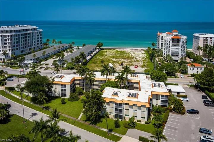 1100 Gulf Shore Blvd N 306, Naples, Florida 34102