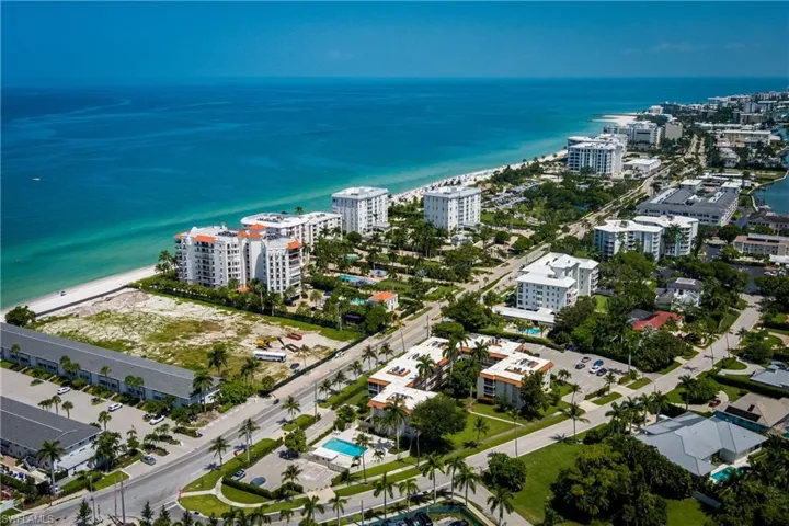 1100 Gulf Shore Blvd N 306, Naples, Florida 34102