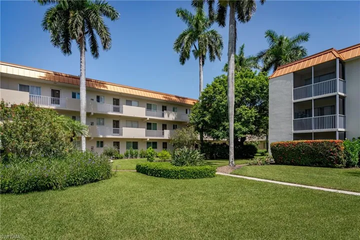 1100 Gulf Shore Blvd N 306, Naples, Florida 34102
